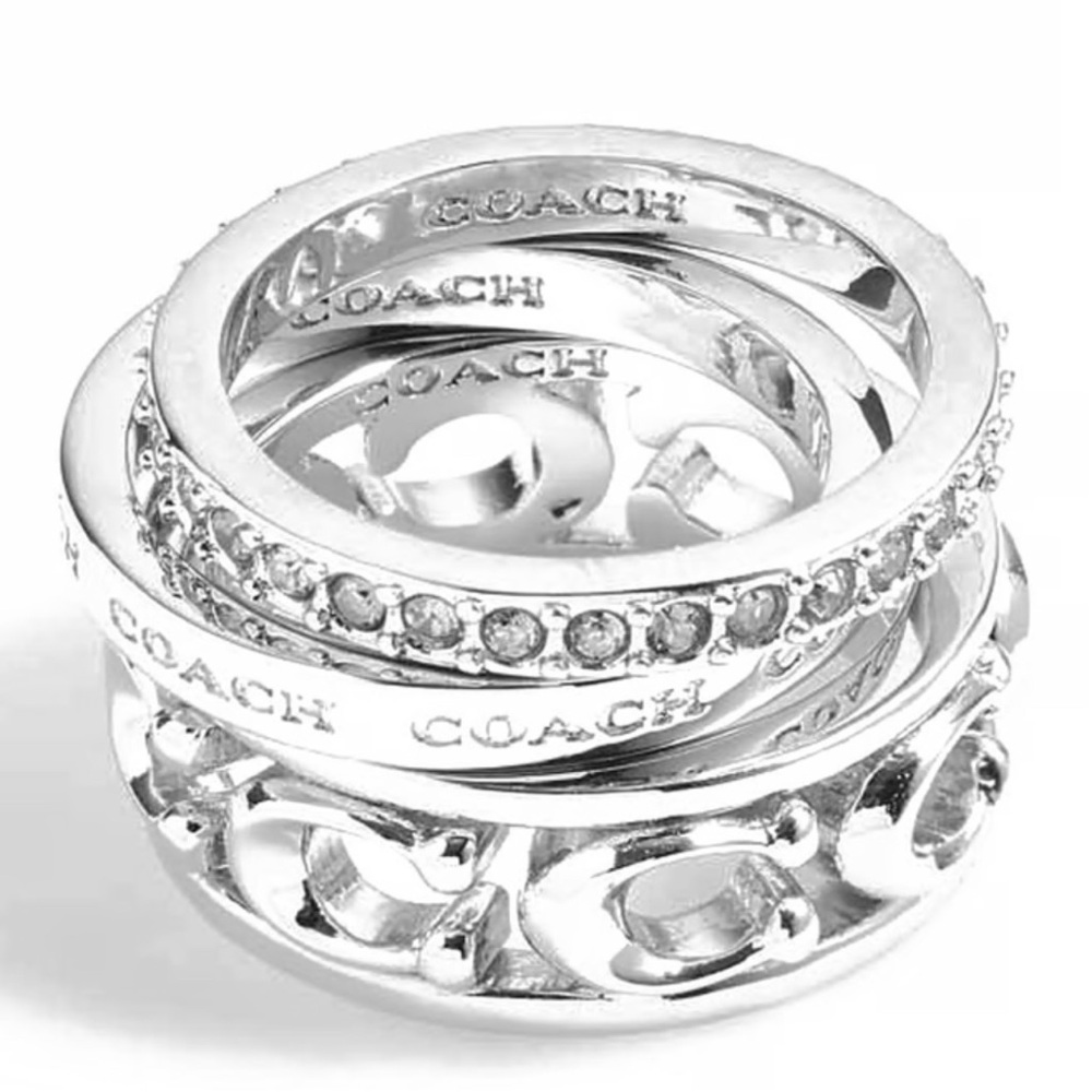 Brand new Coach Signature Ring Set
Size: 7
$95